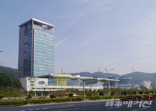 전라남도청 청사 전경/사진=이병석 기자