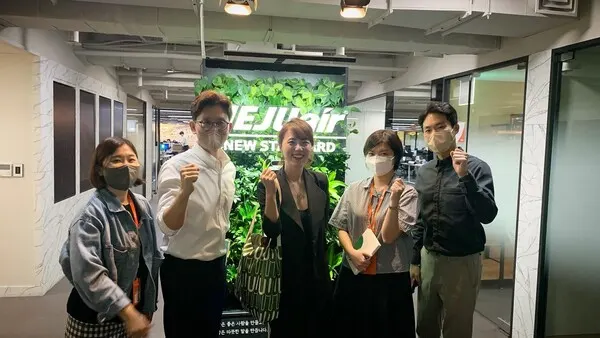 제주항공 관계자들과 박재아 지사장 (사진_VITO Korea)