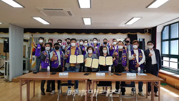 목포시(시장 김종식)는 “목포대 불라이온스클럽과 원산동행정복지센터)가 지난 22일 원산동에 소재한 목포우리집 그룹홈과 함께 소외계층 아동을 위한 사랑의 나눔 후원협약을 체결했다”고 밝혔다.(사진_목포시청)