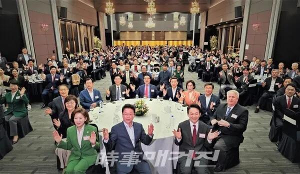 이철우 경북도지사가 18일 서울 영등포구 공군호텔에서 열린 새로운미래를준비하는모임(새미준) 정기 세미나에 참석해 '초일류 대한민국을 위한 제언'이라는 주제로 특강을 가졌다.(사진_시사매거진 장석 기자)
