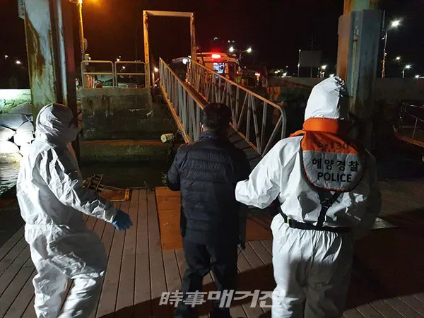 여수해양경찰서는 “관내 기상특보가 있어 기상이 좋은 않은 상태에서 여수 도서지역에 발생한 응급환자를 잇따라 긴급 이송했다”고 20일 밝혔다.(사진_여수해양경찰서)
