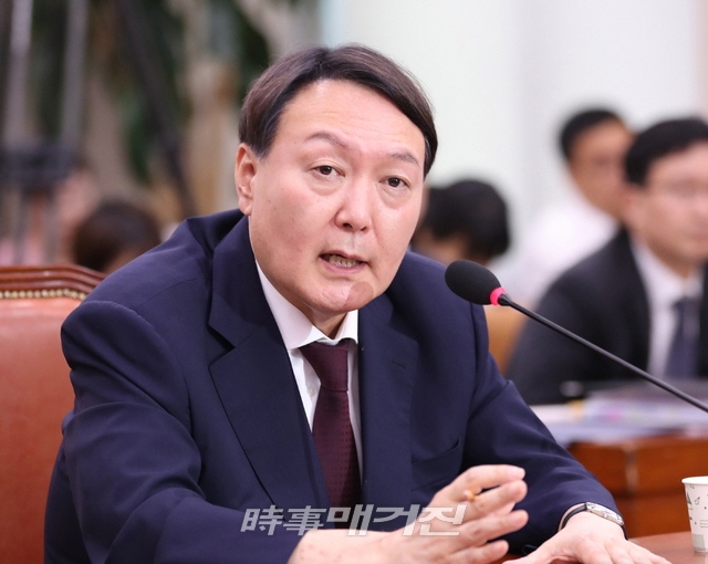 윤석열 신임 검찰총장(사진_시사매거진 DB)