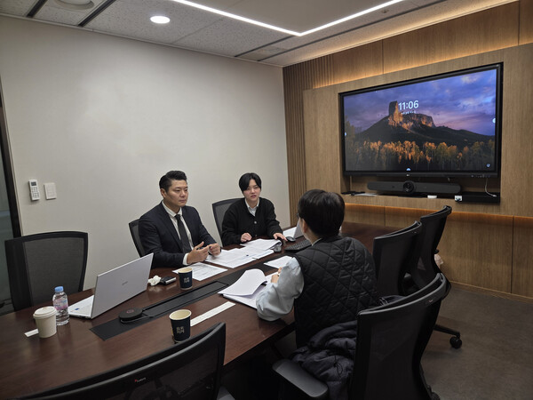 주변호사는 국내기업의 해외진출과정에서 법인구조를 설계하는 전략을 자문으로 수행하고 있다.