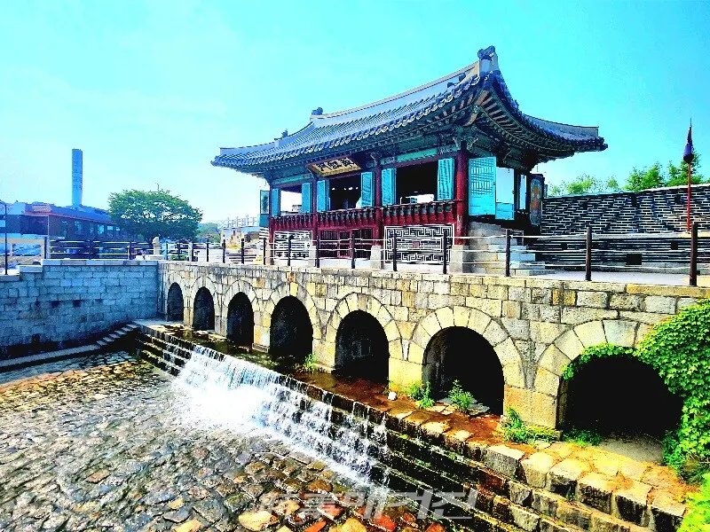 수원화성 화홍문(사진_조용우 칼럼니스트)