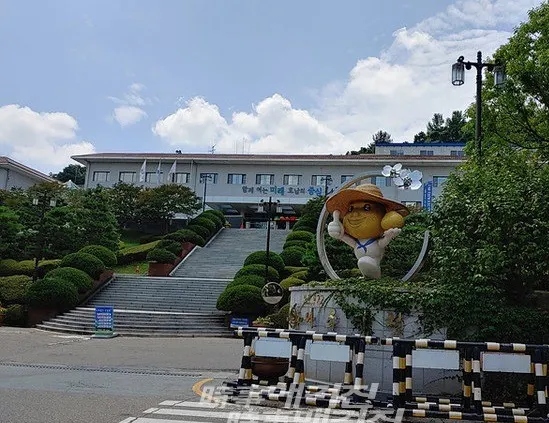 나주시는 "10일 대통령직속 일자리위원회에서 주최하는 ‘제3회 전국 일자리위원회 워크숍’에서 일자리 창출 우수사례를 발표했다"고 밝혔다. 사진은 나주시청 청사 전경이다.(사진_송상교기자)