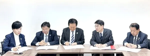 김정기 대구시장 권한대행과 정청래 더불어민주당 대표 .(사진_대구시)