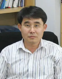 ▲ 김수현 사업단장은 지난 1999년 Dr. Novick과의 공동연구를 통해서 면역시스템에 중요한 인터루킨-18 결합 단백질을 발견 한데 이어 인터루킨-32를 발견해 임상 1상까지 연구를 진행시켜 왔다.