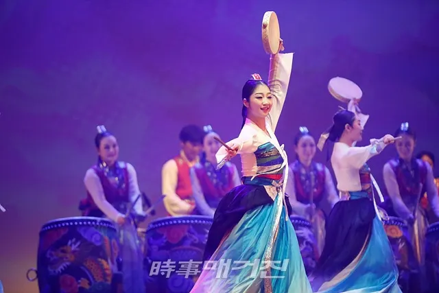 곡성군은 17일 오후 5시 곡성군 레저문화센터에서 2019년 전라남도 도립국악단의 찾아가는 공연 ‘굿보러 가세’가 펼쳐진다.(사진_곡성군청)