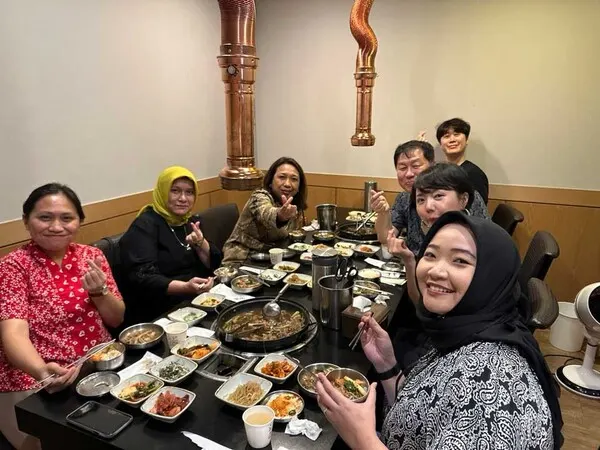 마르티니 차관 및 실무진은 팜투어 본사 방문을 마친 후, 점심식사를 함께하며 환담의 시간을 가졌다. (사진_팜투어)