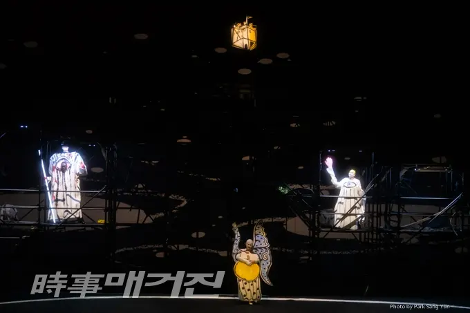 보탄(바리톤 김동섭, 양준모), 프라이아(소프라노 에스더 리), 프리카(메조 소프라노 미셀 브리드트) 오페라 ‘니벨룽의 반지’ 1부 ‘라인의 황금’ (시사매거진=박상윤 문화전문 사진기자)