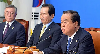 ▲새정치민주연합 문희상 비상대책위원장이 6일 세월호 유가족과 대리기사 측 사이에 벌어진 폭력사태에 연루된 김현 의원문제와 관련 공식 사과했다.