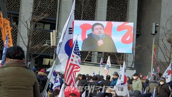 황교안 대표가 14일 규탄대회에서 문재인 정권 3대 게이트를 규정하고 있다.