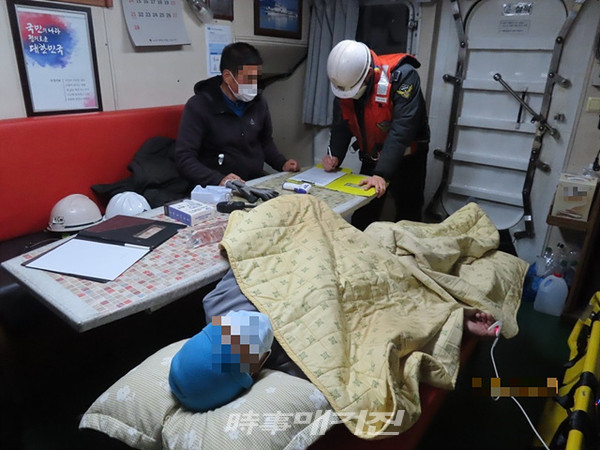 목포해양경찰서는 “지난 9일 전남 도서지역에서 잇따라 응급환자가 발생해 목포해경이 긴급 이송했다”고 10일 밝혔다.(사진_목포해양경찰서)
