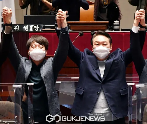 윤석열 국민의힘 대선 후보와 이준석 대표.(사진_국제뉴스)