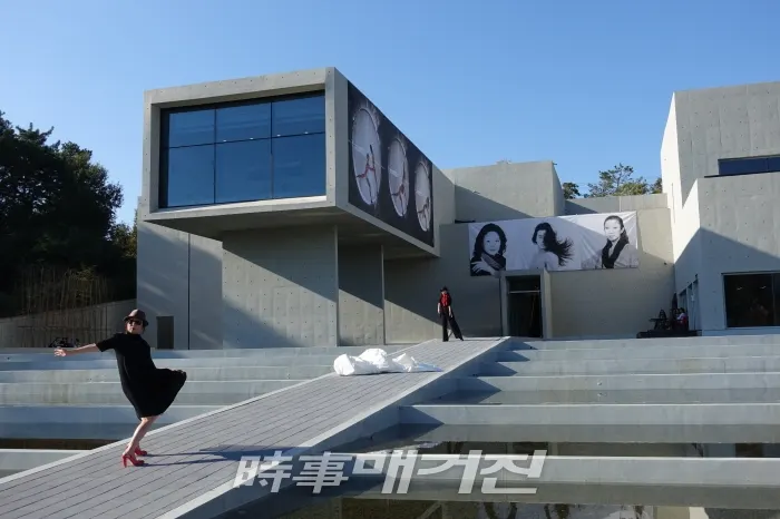 안신희(현대무용가)와 장은정(장은정무용단 예술감독) <가을 화첩> / 시사매거진 하명남 기자