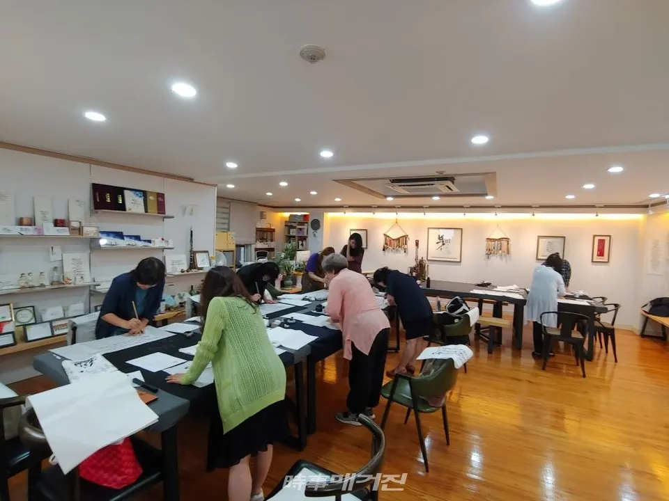 글사나이캘리그라피연구소(서울시 종로구 인사동 170번지 5층 501호) (사진 _ 시사매거진 하명남 기자)