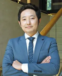 ▲ 이준석 FC는 당장의 금액을 맞춰 계약하기보다 고객의 10년, 20년, 그보다 먼 미래를 생각하면서 상품을 설계한다. 그러다보니 고객들과의 관계도 자연스럽게 끈끈해진다.