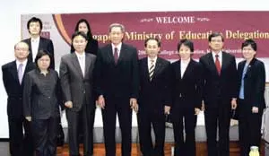 ▲ 현재 고대 교육대학원과 사범대학은 미국 미주리 주립대학교 사범대학, 버지니아주 페어팩스 지역 중등학교, 펜실베니아주 브리스톨 지역 중등학교, 하와이주 중등학교, 중국 북경한국국제학교, 연대한국학교, 인도네시아 자카르타 한국학교, 일본 오사카건국학교 등과 교육실습 협력 관계를 통해 원생들이 해외에서 교육실습과 교육봉사활동을 할 수 있도록 지원하고 있다.