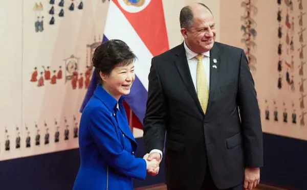 ▲ 출처 : 지난 12일 박근혜 대통령이 루이스 기예르모 솔리스 코스타리카 대통령과 정상회담을 가졌다