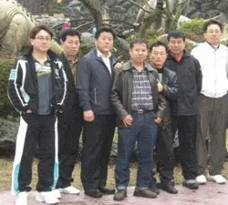 ▲ 임직원들이 품질이 우수하면서 가격이 낮은 TMR 원료확보와 함께 생산에도 적극 나서고 있어 회원들이 안심하고 TMR사료를 이용하고 있다.