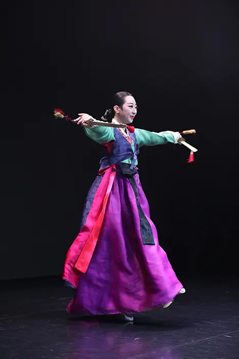 신소연의 ‘협풍무’ (사진_시사매거진 김형석 기자)