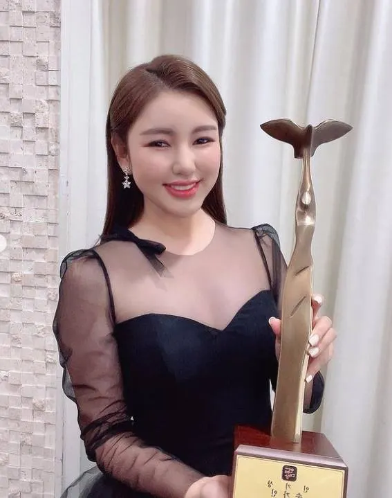 송가인 (사진-송가인  SNS)