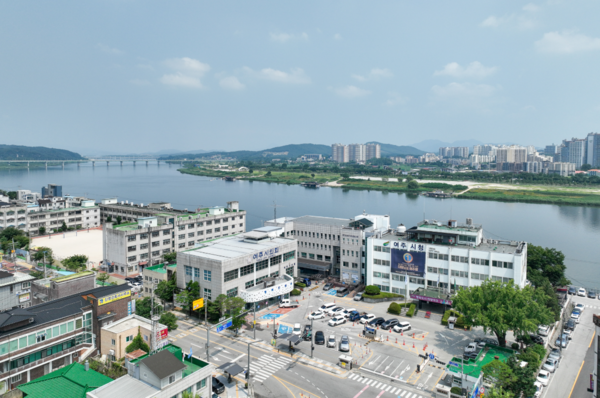 여주시청사 전경