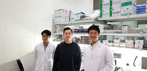 ’포트바스 헤어 부스터 앰플’ 개발진 사진 / 제공: ㈜셀큐