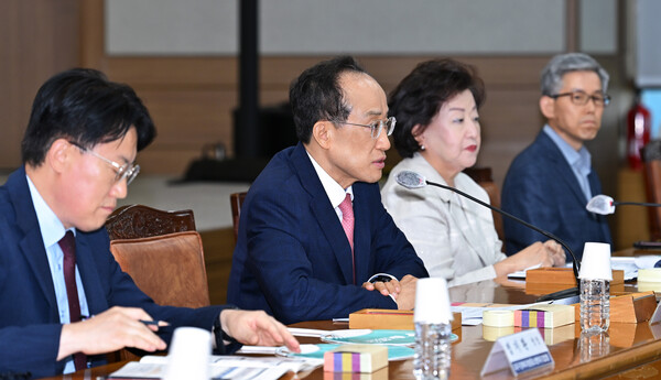 추경호 대구시장이 지난 10일 대구상공회의소가 주최한 '2026 상반기 경제동향보고회'에 참석해 지역 기업인들과 경제 현안을 공유하고 애로사항을 청취했다.(사진_대구시)