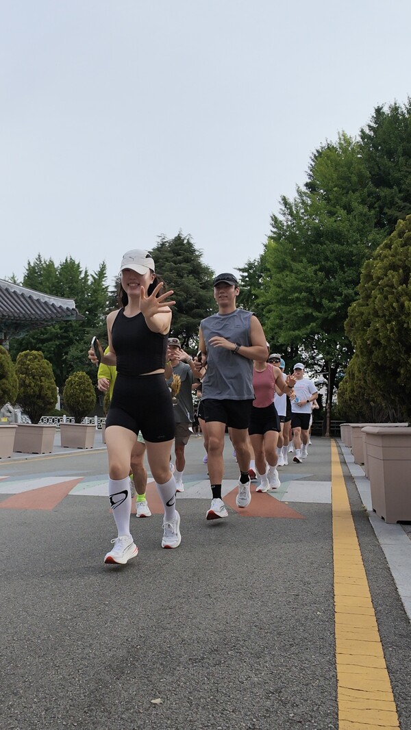 러닝과 관광, 사회공헌을 결합한 ESG 관광콘텐츠 「Morning Park Run : Run for Kids」 (사진_부산관광공사)