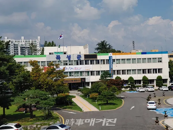 곡성군은 설 명절을 맞아 오는 15일부터 설 명절 과대포장 집중점검을 실시한다.사진은 곡성군청 청사전경이다.(사진_송상교기자)