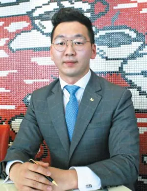 ▲ 류주현 FC는 현재의 고객은 물론 앞으로 함께 할 가족들까지, 자신을 믿어주는 모든 가족들을 위해 행복바이러스를 전하는 세일즈맨이 되겠다고 약속한다.