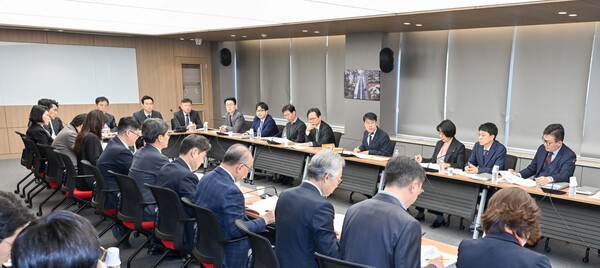 김정기 대구시장 권한대행이 8일 대구시청에서 간부회의를 주재했다.(사진_대구시)