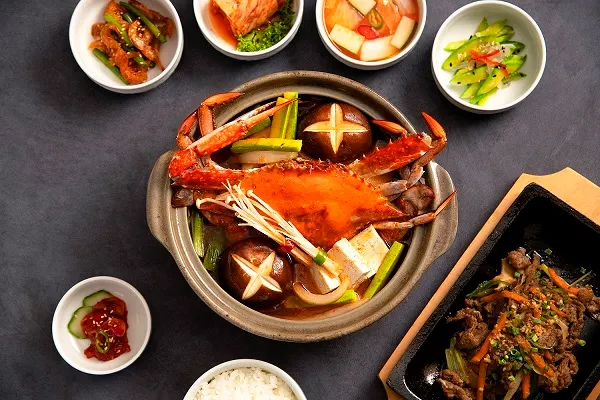 노보텔 앰배서더 서울 강남 가을 미식 프로모션 꽃게탕
