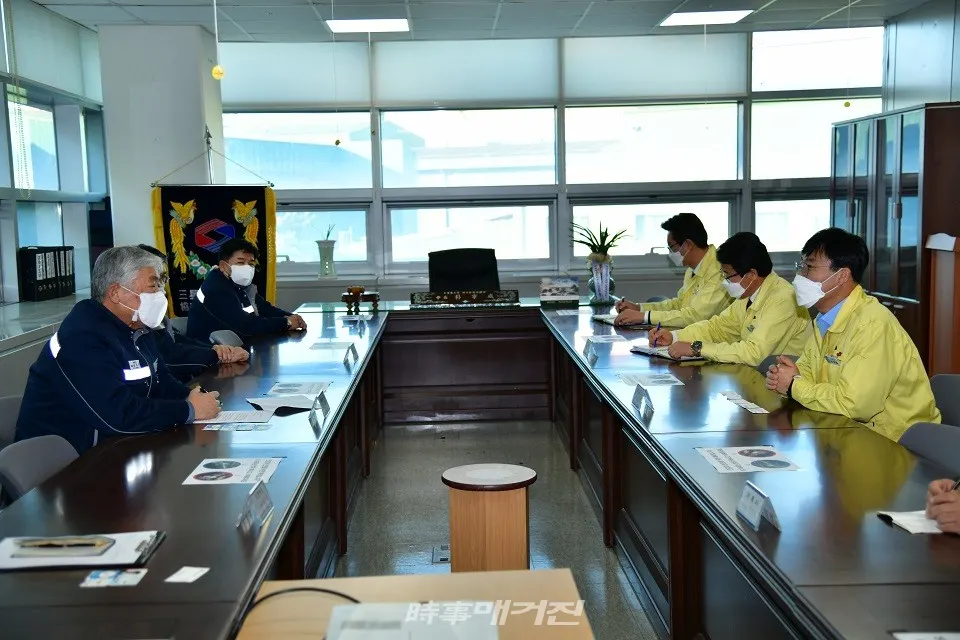 8일 변광용 시장은 박재성 협력사협의회장 외 협력사 대표 4명과 소통의 시간을 가졌다.(사진_거제시청)