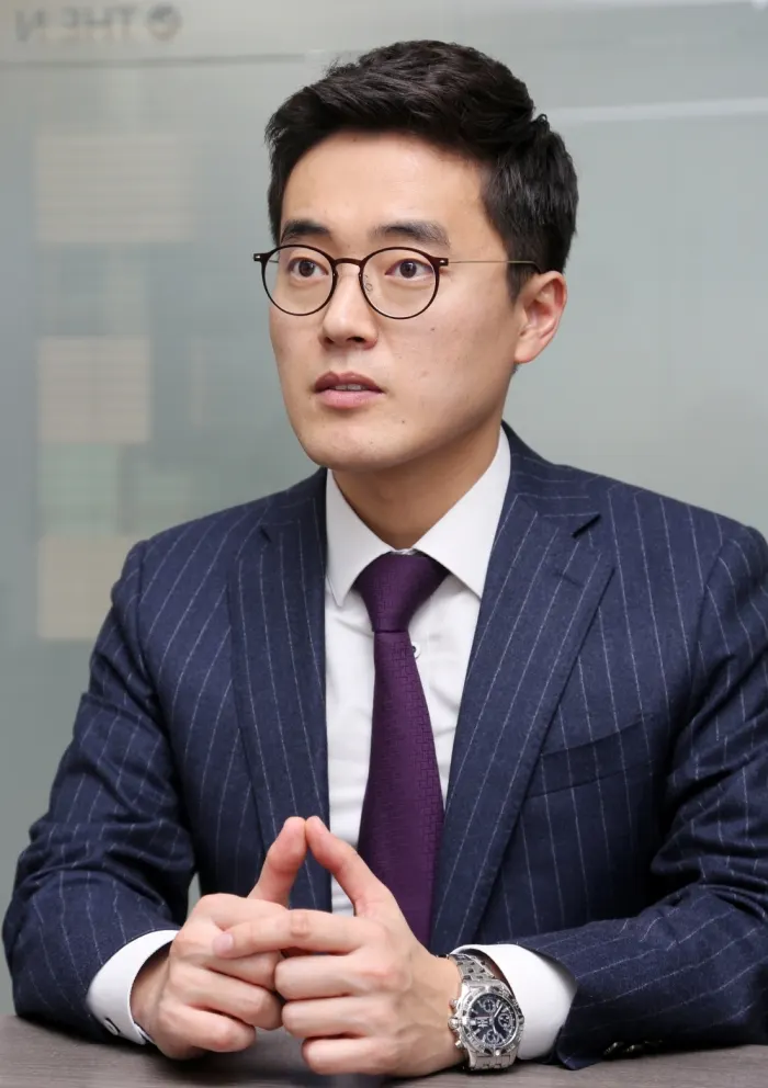 (사진_이현중 변호사) [이현중 변호사의 형법이야기] 이현중 변호사는 경찰대를 거쳐 사법시험에 합격한 후, 의정부지방검찰청 검사직무대리, 법무법인 세종을 거쳐 현재 더앤 법률사무소에서 형사 전문 변호사로서 활동하고 있으며, 서울송파경찰서와 서울영등포경찰서 여성청소년과 전문위원을 맡고 있다.