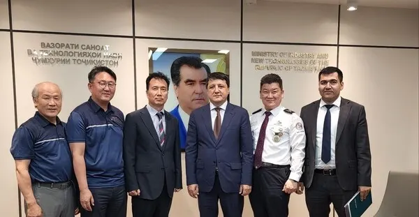 타지키스탄 산업신기술부 장관 면담(사진_타지키스탄 국제과학부)