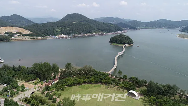 광양시는 “전라남도가 공모한‘2020년 관광약자를 위한 관광환경 개선사업’에 선정돼 도비 1억 원을 확보하고 배알도 근린공원의 관광환경 개선사업에 나선다”고 밝혔다. 사진은 배알도 근린공원 전경이다.(사진_광양시청)