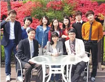▲ 연구실에서 그동안 이룬 연구 성과는 미국화학회지, 독일화학회지 등 유수 저널에 보도되어 관련 학계에 관심을 모은 바 있으며, 이러한 연구 성과는 앞으로도 계속 될 것으로 보인다.