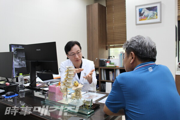 박진영 병원장의 의료 철학은 단순히 ‘치료’에 그치지 않는다. 환자 중심의 사고, 의료 인의 공공성, 국내외 의료의 동반 성장을 삶의 가치로 삼고 ‘질병을 넘어 삶을 회복시키는 치료’, 이것이 박진영병원의 궁극적인 철학이다.