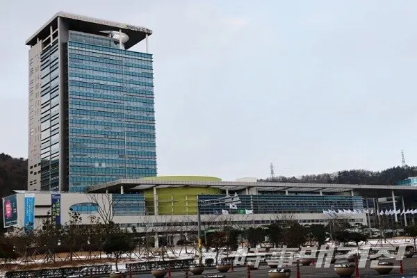 전라남도청 청사 전경/사진=이병석 기자