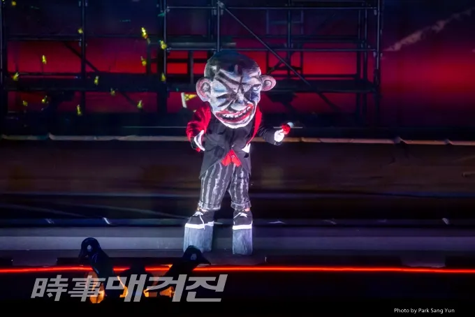알베리히 역으로는 바리톤 세르게이 레퍼쿠스, 오스카 힐레브란트가 열연한다. 오페라 ‘니벨룽의 반지’ 1부 ‘라인의 황금’ (시사매거진=박상윤 문화전문 사진기자)