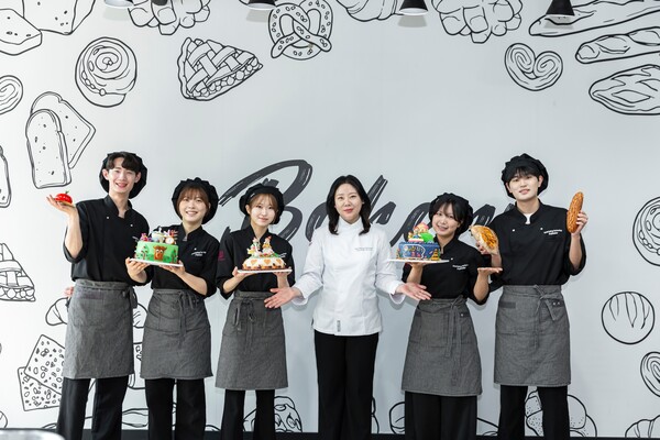 교육 현장에서는 ‘Bakery Research Team(BRT)’ 연구동아리를 운영하며 학생들과 함께 기능성 제과제빵 제품 개발, 세포·동물실험, 제품 특성 분석 등을 진행한다. 학생들은 연구 와 산업 현장을 동시에 경험하며 실무 능력과 연구자적 사고를 키우고 있다.
