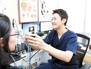▲ 목동코엔이비인후과에서는 공중보건에 공헌하는 마음으로 전문의 2명이 365일 병원에 나와 환자들을 위해 최선의 진료를 제공하고 있다.