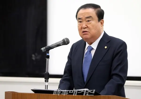 일본을 공식 방문 중인 문희상 국회의장은 5일 오후 도쿄의 와세다대학교에서 특별강연을 진행했다.(사진_국회)