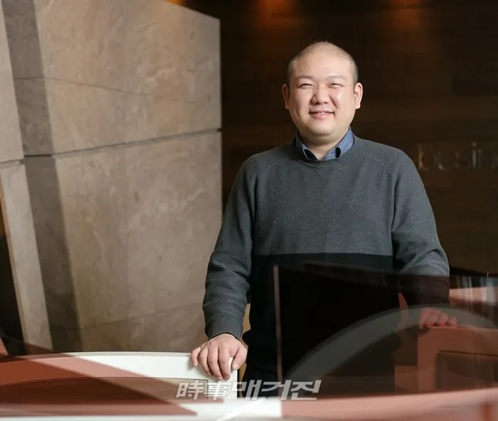 2015년 빗썸에 합류해 기획이사로 활동하며 시장의 성장을 지켜보았던 왕건일 대표는 암호화폐 거래소와 투자자가 필요로 하는 서비스를 정확하게 파악하고 그를 바탕으로 코봇랩스의 차별화된 기술력을 키워왔다.