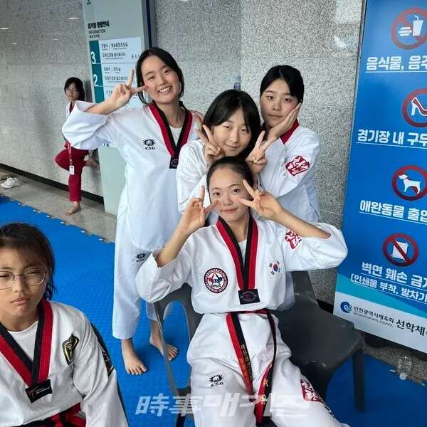 선수대기실에서 출전 대기중인 참가선수들(사진 박종문기자)