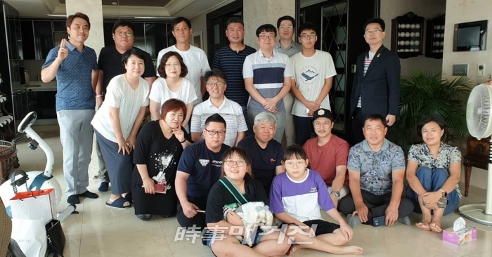 포에버22 회원들과 함께(사진_헐크파운데이션)