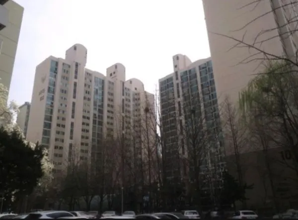 밀집된 강남의 한 아파트