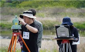 지적측량경진대회 현장측량.(사진_국토부)